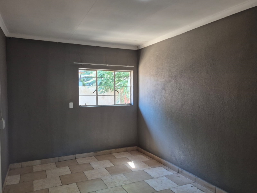 8 Bedroom Property for Sale in Parys Free State